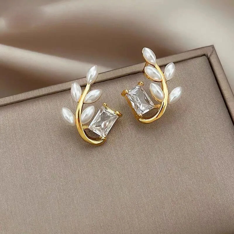 2024 Korean New Simple Temperament Circle Pearl Earrings Fashion Small Versatile Earrings Women's Jewelry